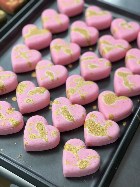 Gift Set With Heart Bath Bombs and Gnome Plush Valentines Day - Oily BlendsGift Set With Heart Bath Bombs and Gnome Plush Valentines Day